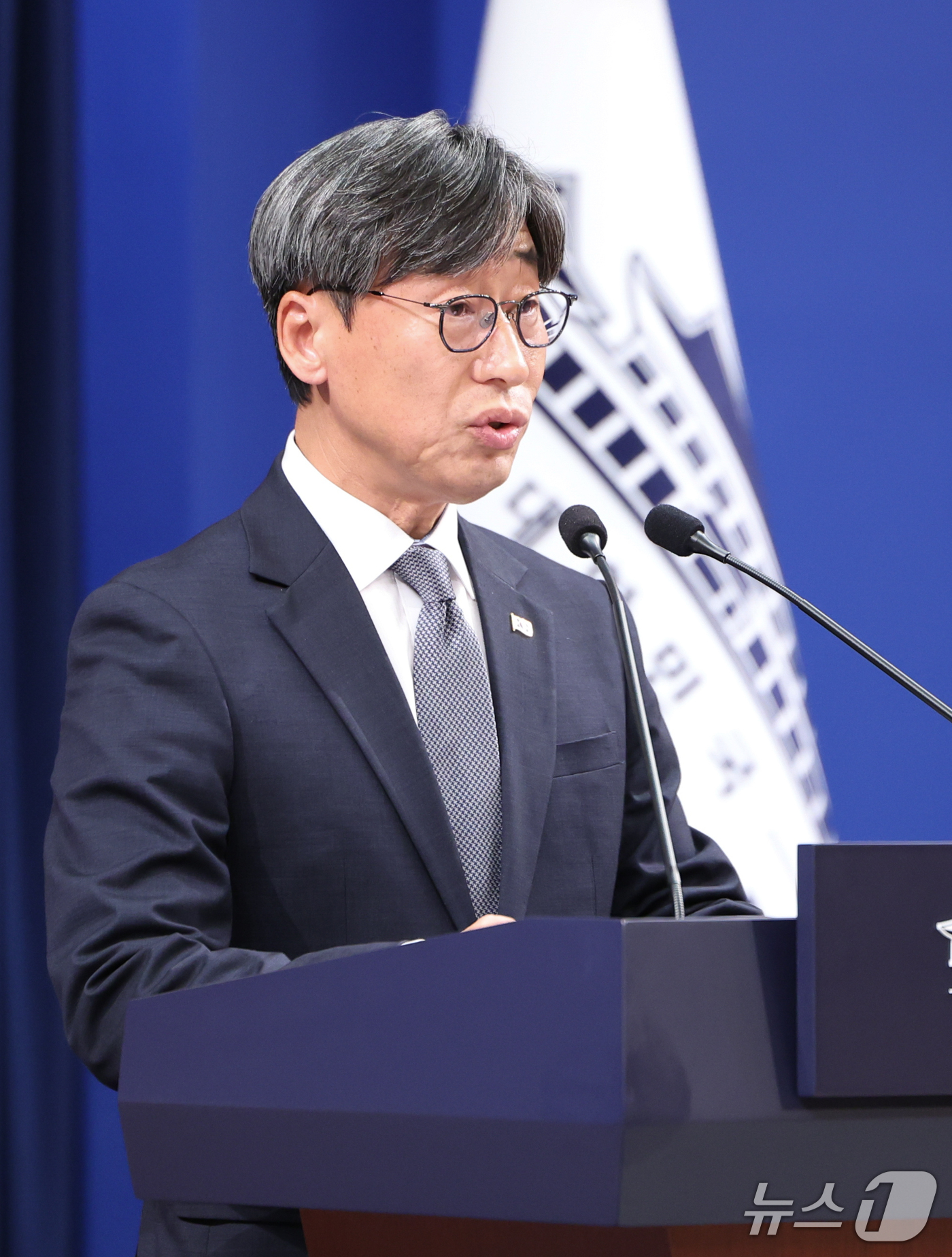(서울=뉴스1) 허경 기자 = 김성완 대변인이 7일 청와대 춘추관에서 누리호 5차 발사 성공 관련 브리핑을 하고 있다. 2026.10.7/뉴스1