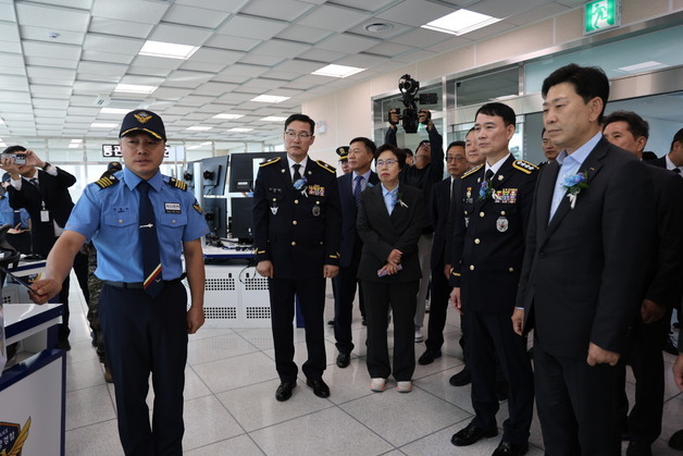 해경청, 포항 영일만항에 포항 광역 VTS 센터 개국