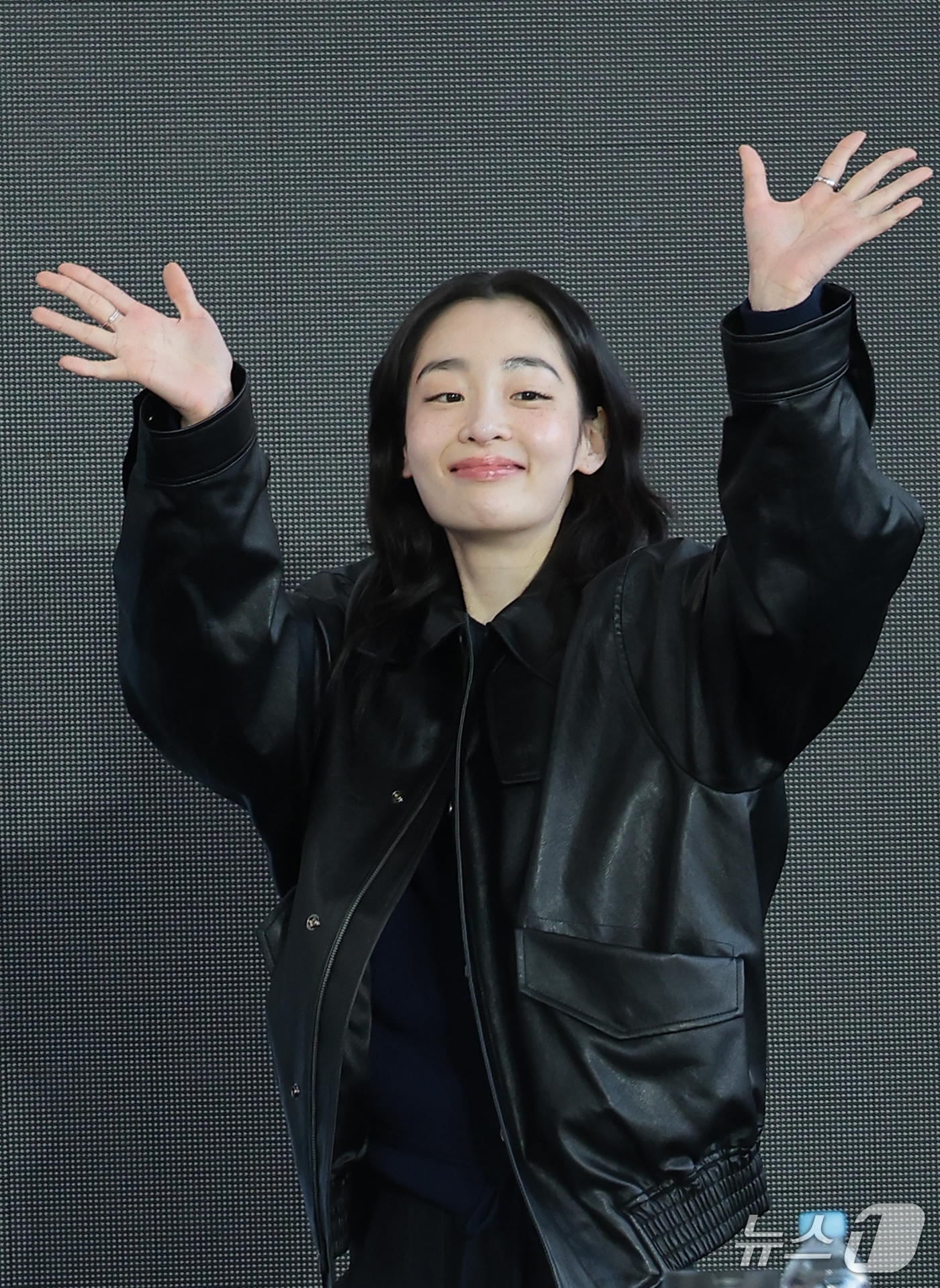 (부산=뉴스1) 권현진 기자 = 배우 김민하가 7일 부산 해운대구 영화의전당 비프힐에서 열린 ‘제31회 부산국제영화제’(BIFF) ‘낮과 밤은 서로에게’ 오픈토크에 참석하고 있다. …