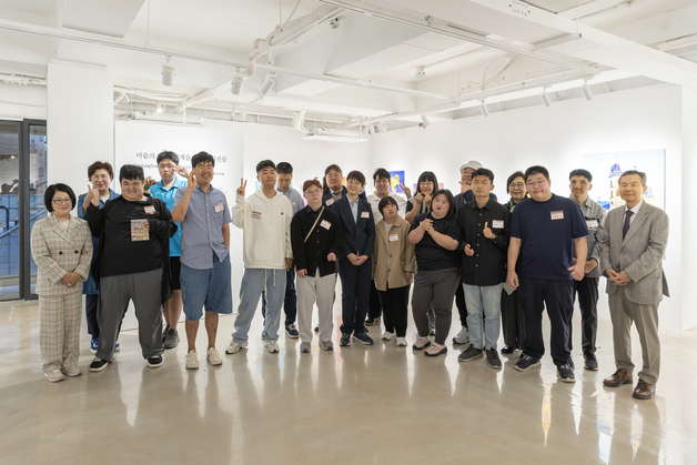 "남다른 시선에 담긴 특별한 풍경"…'마음의 각도: 경계를 허무는 시선들' 展