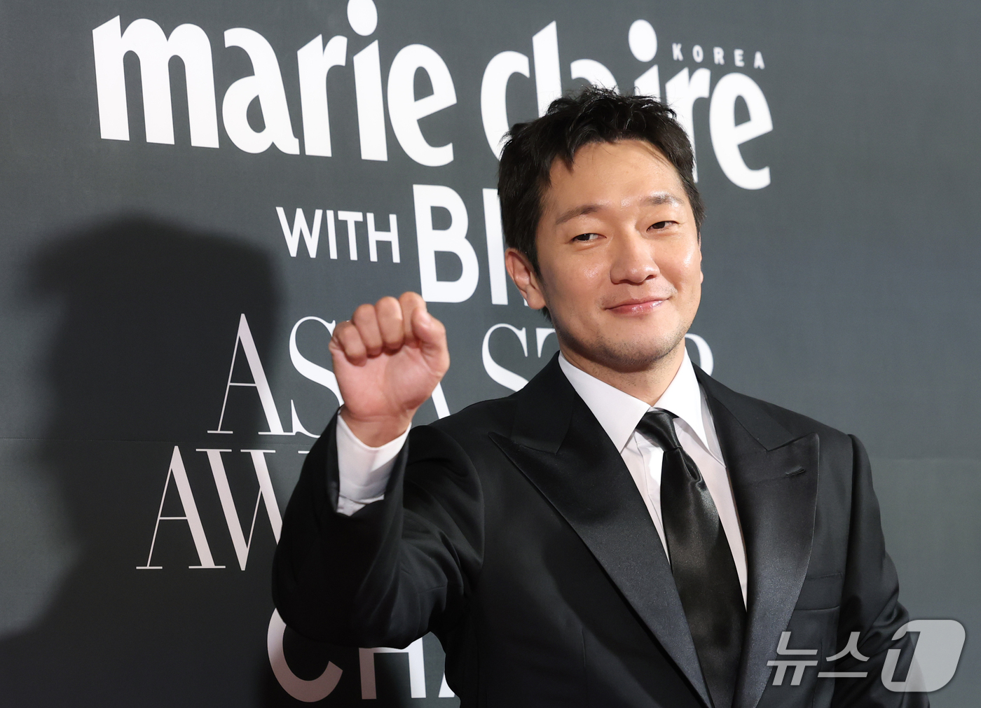 (부산=뉴스1) 권현진 기자 = 배우 손석구가 7일 부산 해운대구 중동 파라다이스 호텔에서 열린 ‘2026 마리끌레르 아시아스타어워즈’에 참석해 포즈를 취하고 있다. 2026.10 …