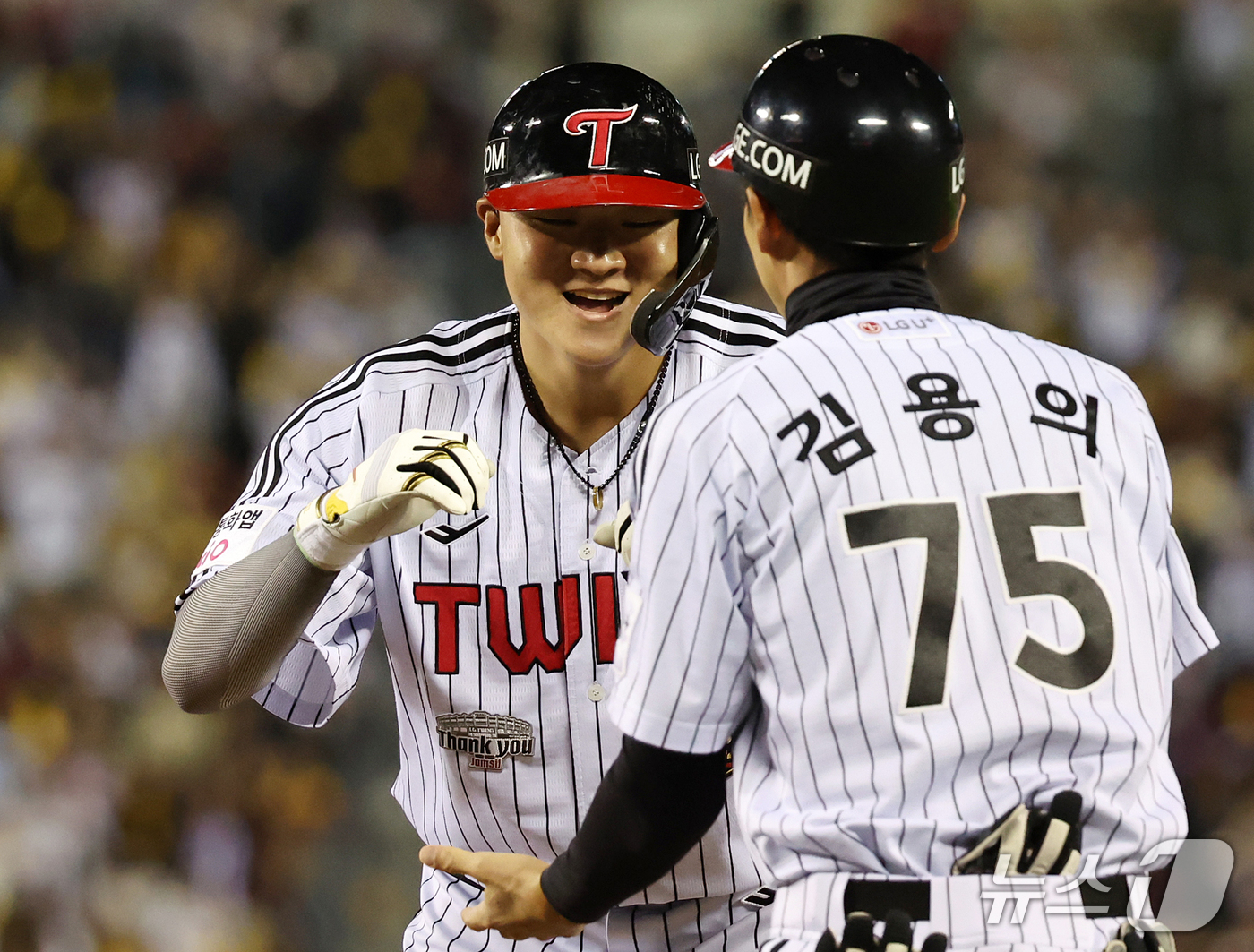 (서울=뉴스1) 김진환 기자 = 7일 오후 서울 송파구 잠실야구장에서 열린 프로야구 '2026 신한은행 SOL KBO리그' 두산 베어스와 LG 트윈스의 경기, LG 이재원이 5회말 …