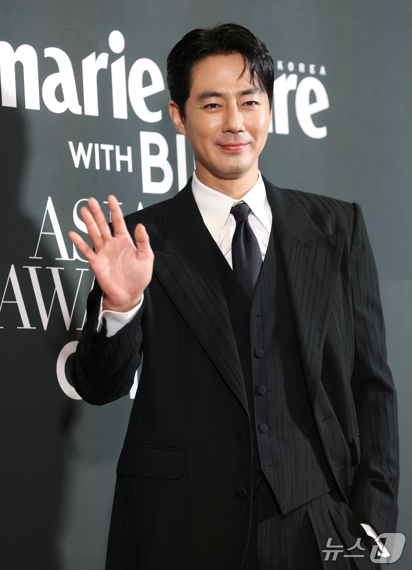 (부산=뉴스1) 권현진 기자 = 배우 조인성이 7일 부산 해운대구 중동 파라다이스 호텔에서 열린 ‘2026 마리끌레르 아시아스타어워즈’에 참석해 포즈를 취하고 있다. 2026.10 …