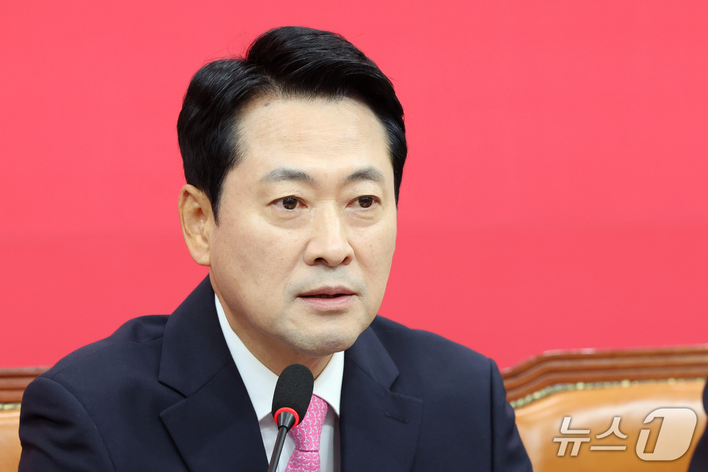 (서울=뉴스1) 황기선 기자 = 장동혁 국민의힘 대표가 8일 오전 서울 여의도 국회에서 열린 최고위원회의에서 발언을 하고 있다. 2026.10.8/뉴스1