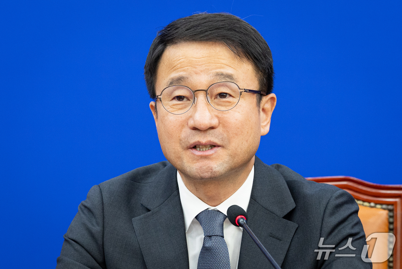 (서울=뉴스1) 유승관 기자 = 한병도 더불어민주당 원내대표가 8일 서울 여의도 국회에서 열린 국정감사 대책회의에서 발언하고 있다. 2026.10.8/뉴스1