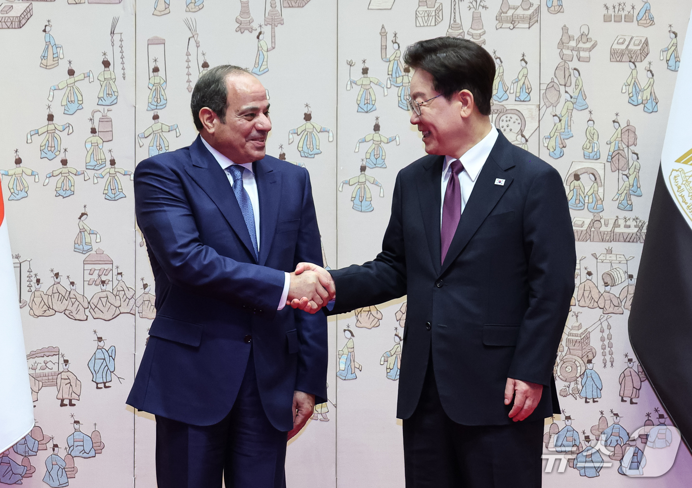 (서울=뉴스1) 허경 기자 = 이재명 대통령과 압델파타 알시시 이집트 대통령이 8일 청와대에서 기념촬영을 하고 있다. 2026.10.8/뉴스1