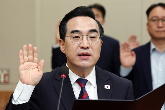 [국감] 박홍근 장관, 국감 선서