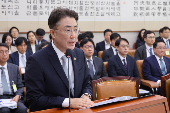 법사위 국감, '발언권 정지' 이어 '대북송금' 표현 두고 여야 충돌(종합)