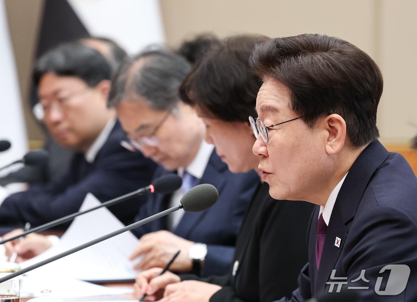 본문 이미지 - 이재명 대통령과 압델파타 알시시 이집트 대통령이 8일 청와대에서 확대 회담을 하고 있다. 2026.10.8 ⓒ 뉴스1 허경 기자