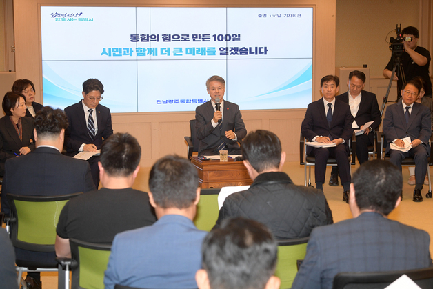 전남광주 '4부시장 체제' 완성…민형배 "시정 중추 역량 확보"
