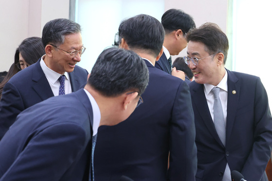 [국감] 대화하는 정성호·이진수