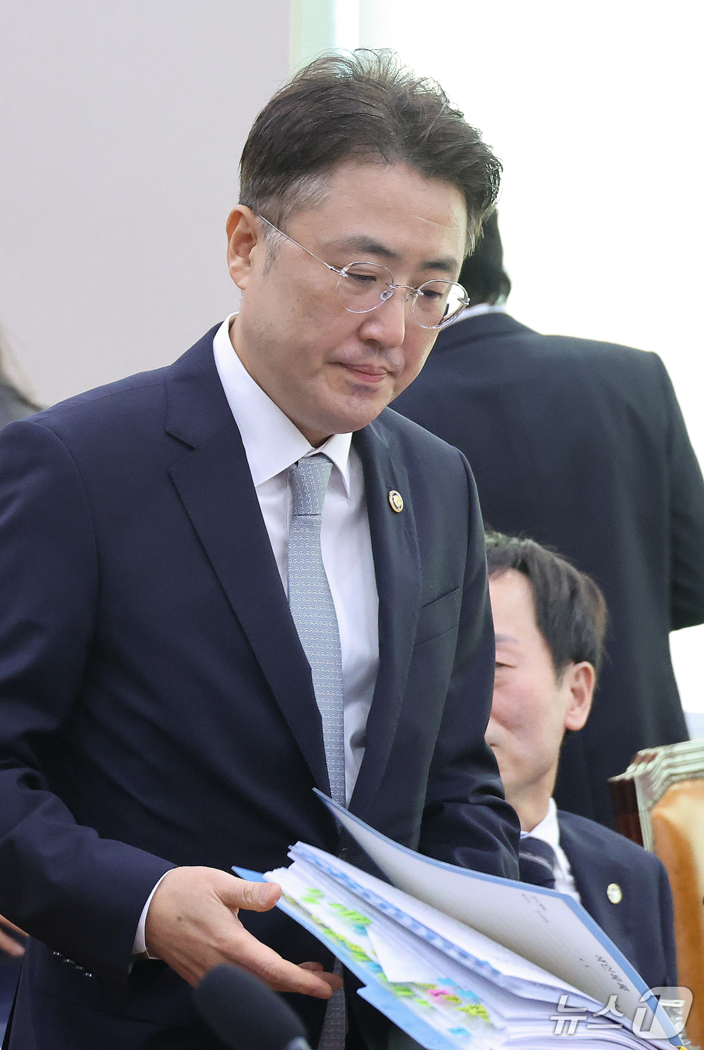(서울=뉴스1) 신웅수 기자 = 이진수 법무부 차관이 8일 서울 여의도 국회에서 열린 법제사법위원회의 법무부 등에 대한 국정감사에 출석하고 있다. 2026.10.8/뉴스1