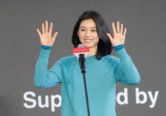 배우로 BIFF 찾은 아이오아이 김도연