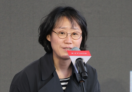 인사말 하는 정주리 감독