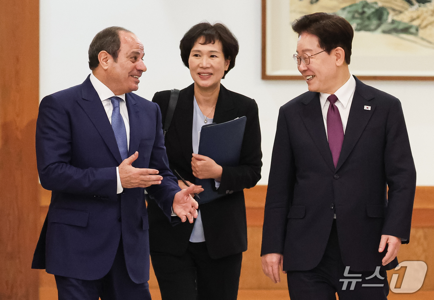 (서울=뉴스1) 허경 기자 = 이재명 대통령과 압델파타 알시시 이집트 대통령이 8일 청와대에서 열린 공동언론발표에 입장하고 있다. 2026.10.8/뉴스1