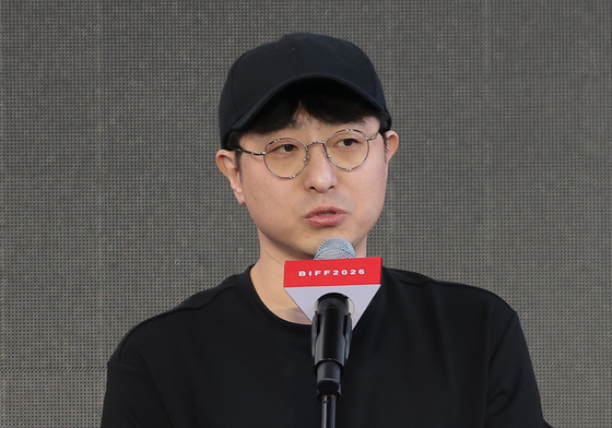 인사말 하는 '자필' 홍성민 감독