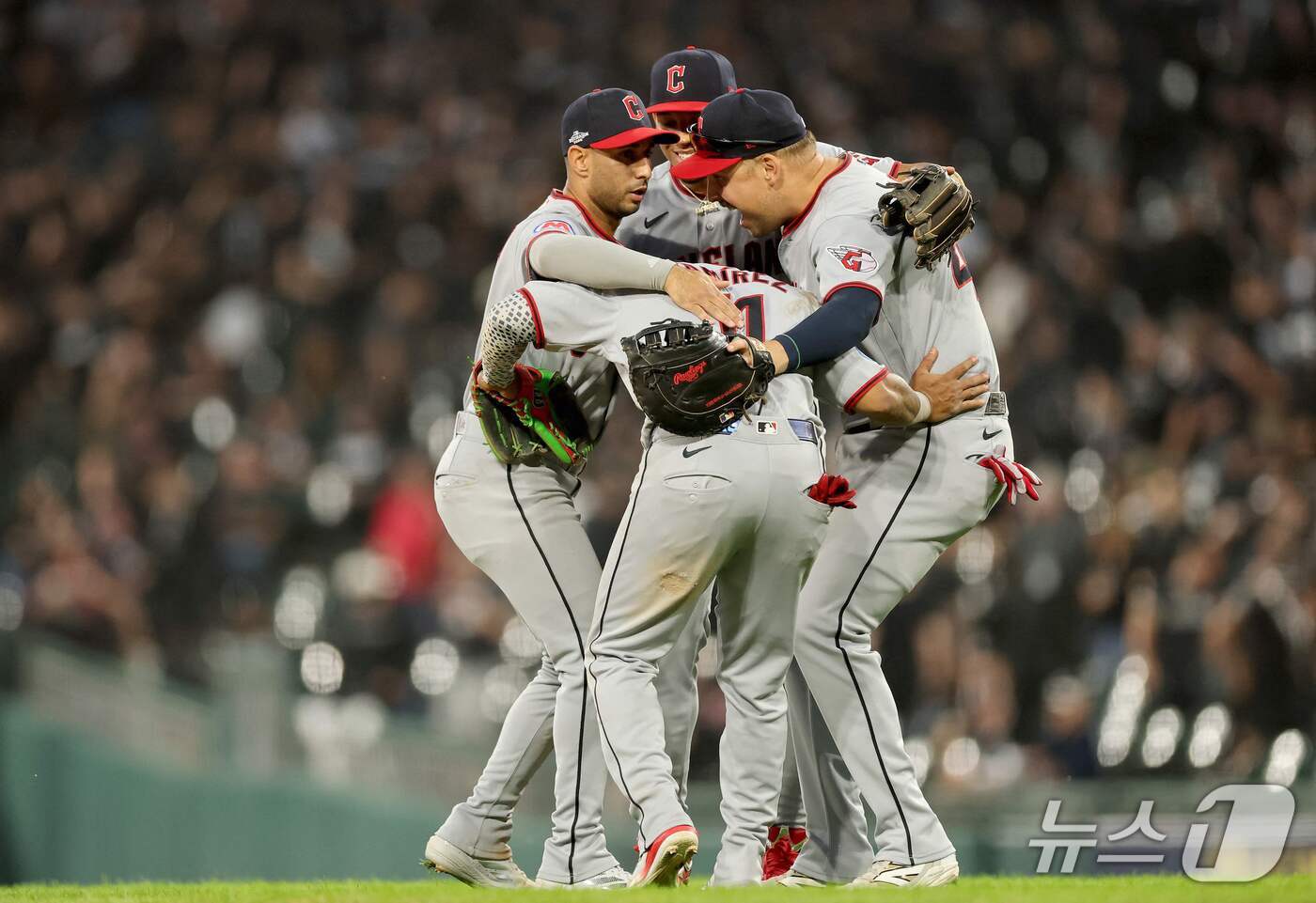 본문 이미지 - MLB 클리블랜드가 화이트삭스를 꺾고 ALDS 2연패 뒤 첫승을 거뒀다. ⓒ AFP=뉴스1