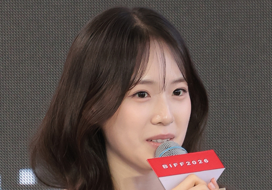 인사말 하는 박서경