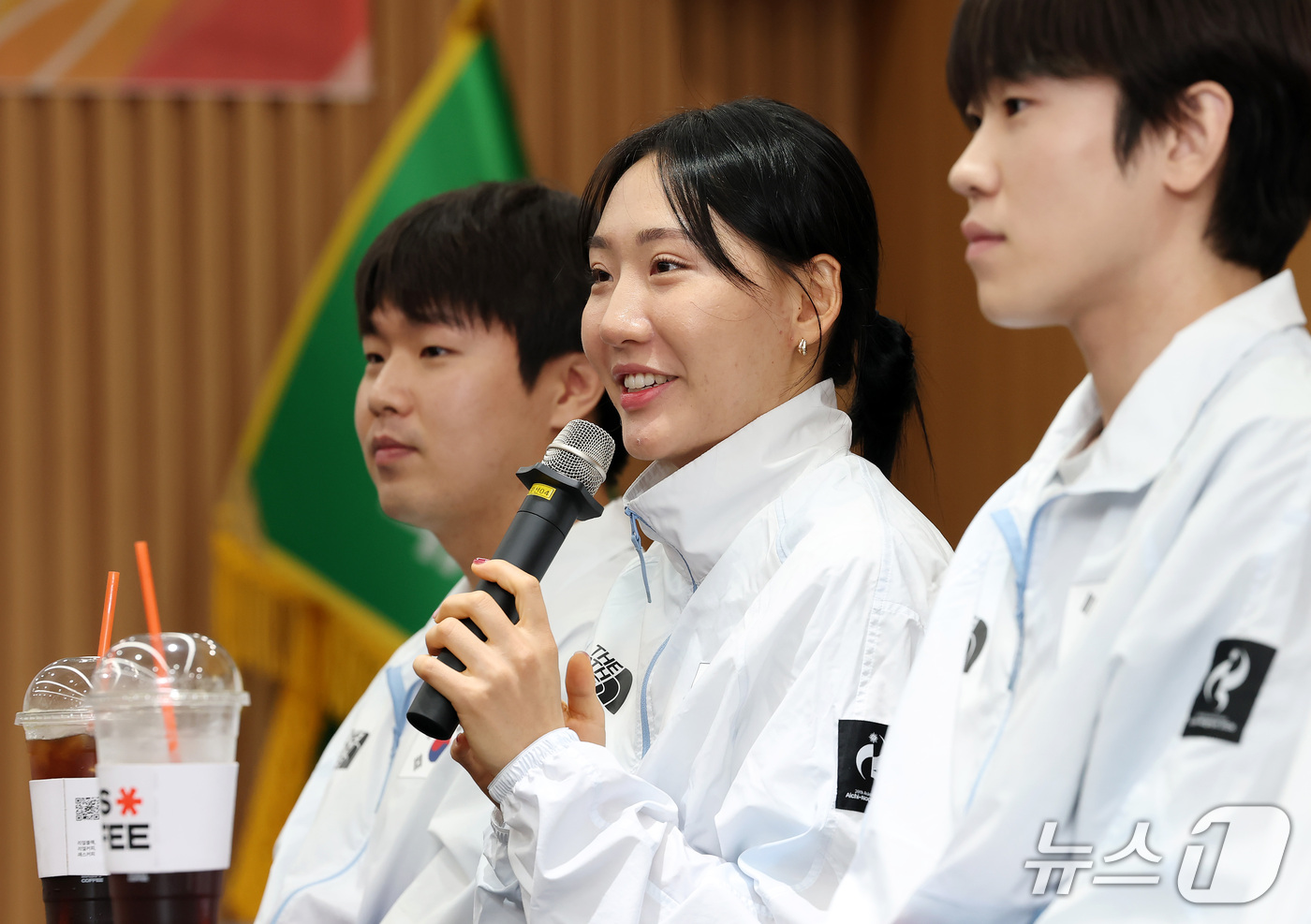 (대구=뉴스1) 공정식 기자 = 8일 오전 대구시 동인청사에서 열린 '2026 아이치-나고야 아시안게임 출전 선수 격려식'에서 근대 5종 성승민(한국체대) 선수가 소감을 밝히고 있 …