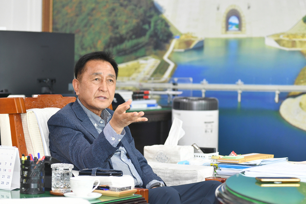 취임 100일 김세훈 화천군수…소득·복지 늘리고 지역경제 활력 높인다