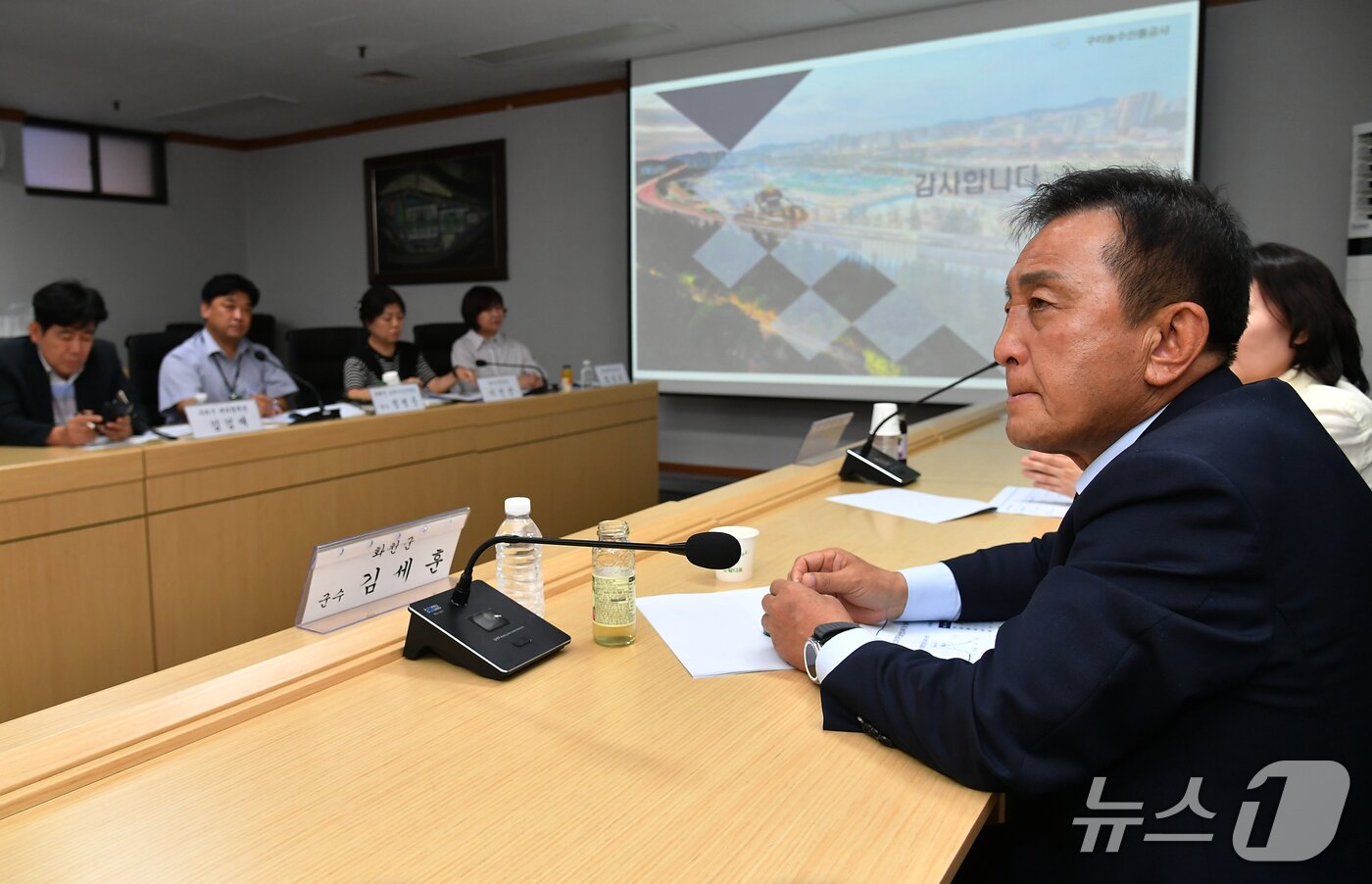 본문 이미지 -  구리농산물시장 방문한 김세훈 화천군수 (화천군 제공. 재판매 및 DB 금지) 