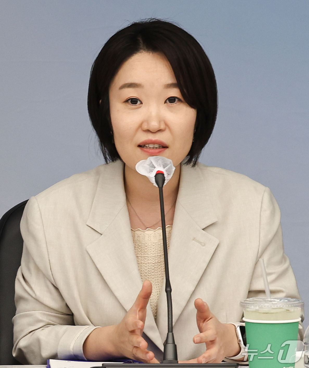 (서울=뉴스1) 이종수 기자 = 이소영 중소벤처기업부 장관이 8일 오후 서울 영등포구 여의도 중소기업중앙회에서 열린 중소기업 단체장 차담회에서 발언하고 있다. 2026.10.8/뉴 …