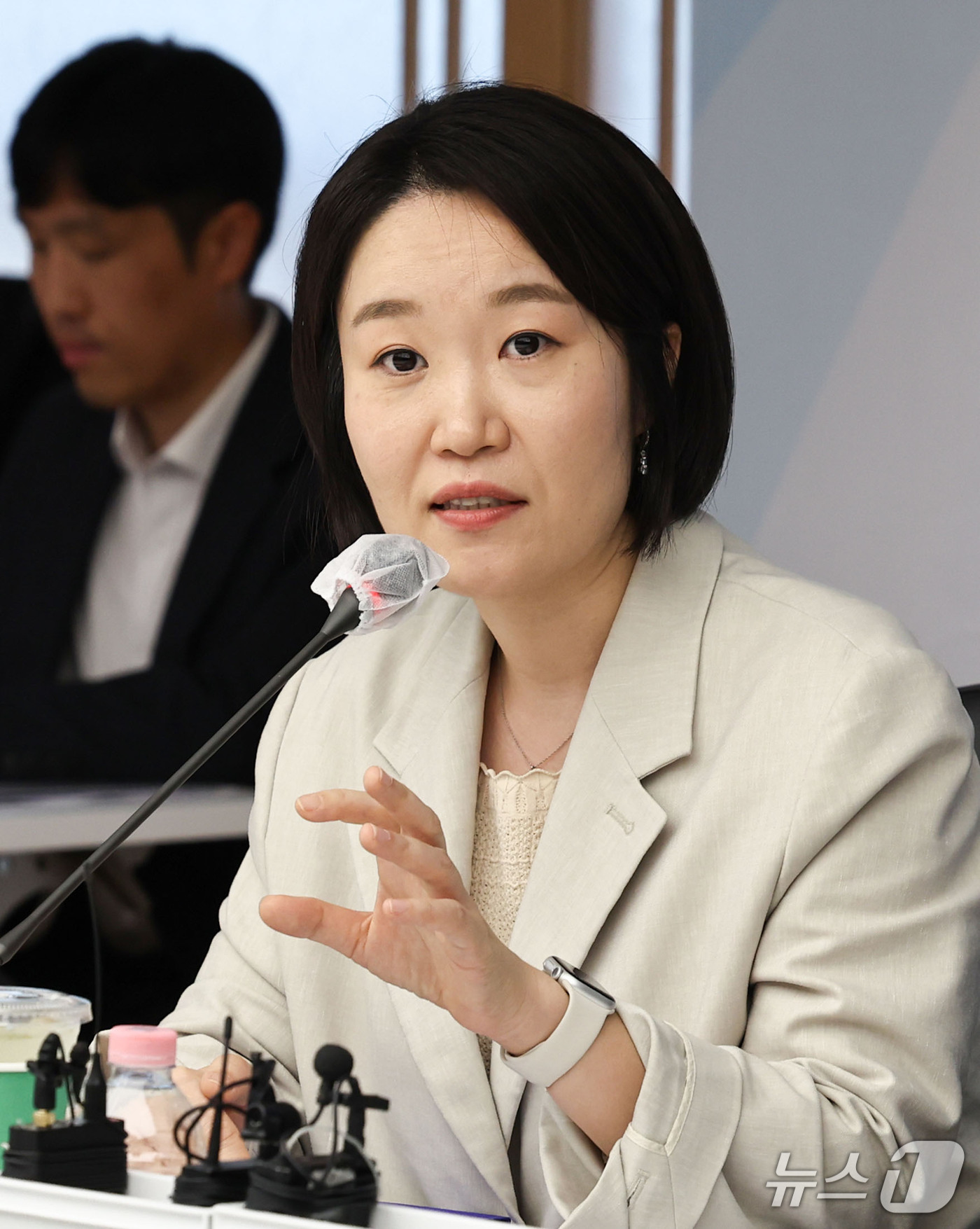 (서울=뉴스1) 이종수 기자 = 이소영 중소벤처기업부 장관이 8일 오후 서울 영등포구 여의도 중소기업중앙회에서 열린 중소기업 단체장 차담회에서 발언하고 있다. 2026.10.8/뉴 …
