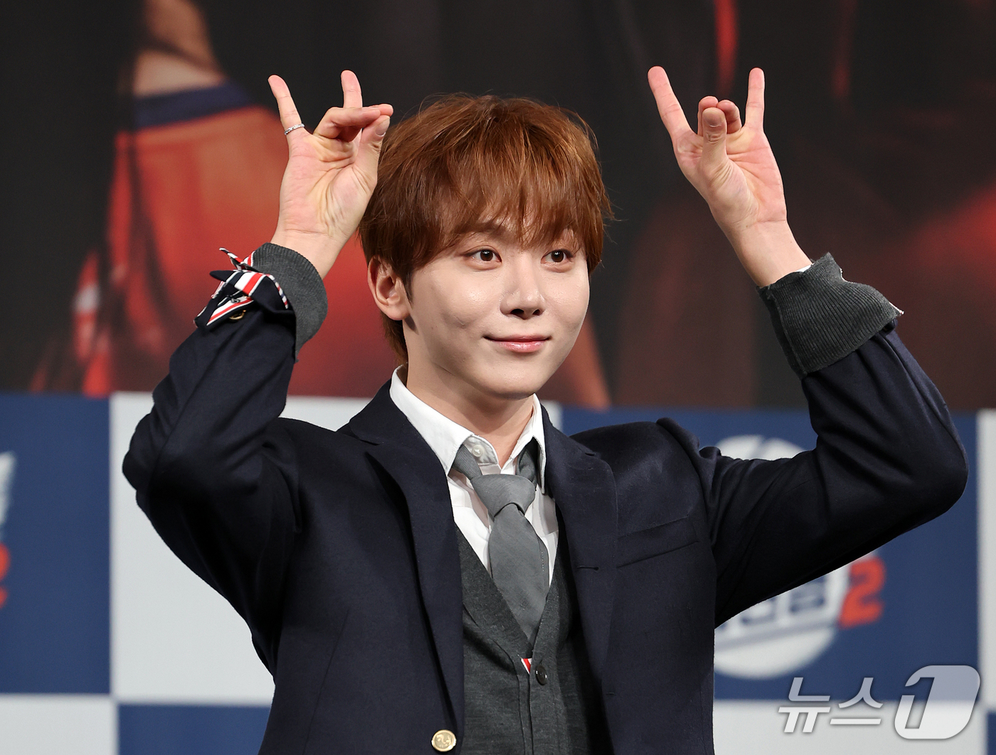 (서울=뉴스1) 김진환 기자 = 세븐틴 부승관이 8일 오후 서울 마포구 상암동 MBC 골든마우스홀에서 열린 MBC 새 예능 '신인감독 김연경2' 제작발표회에 참석해 포즈를 취하고 …