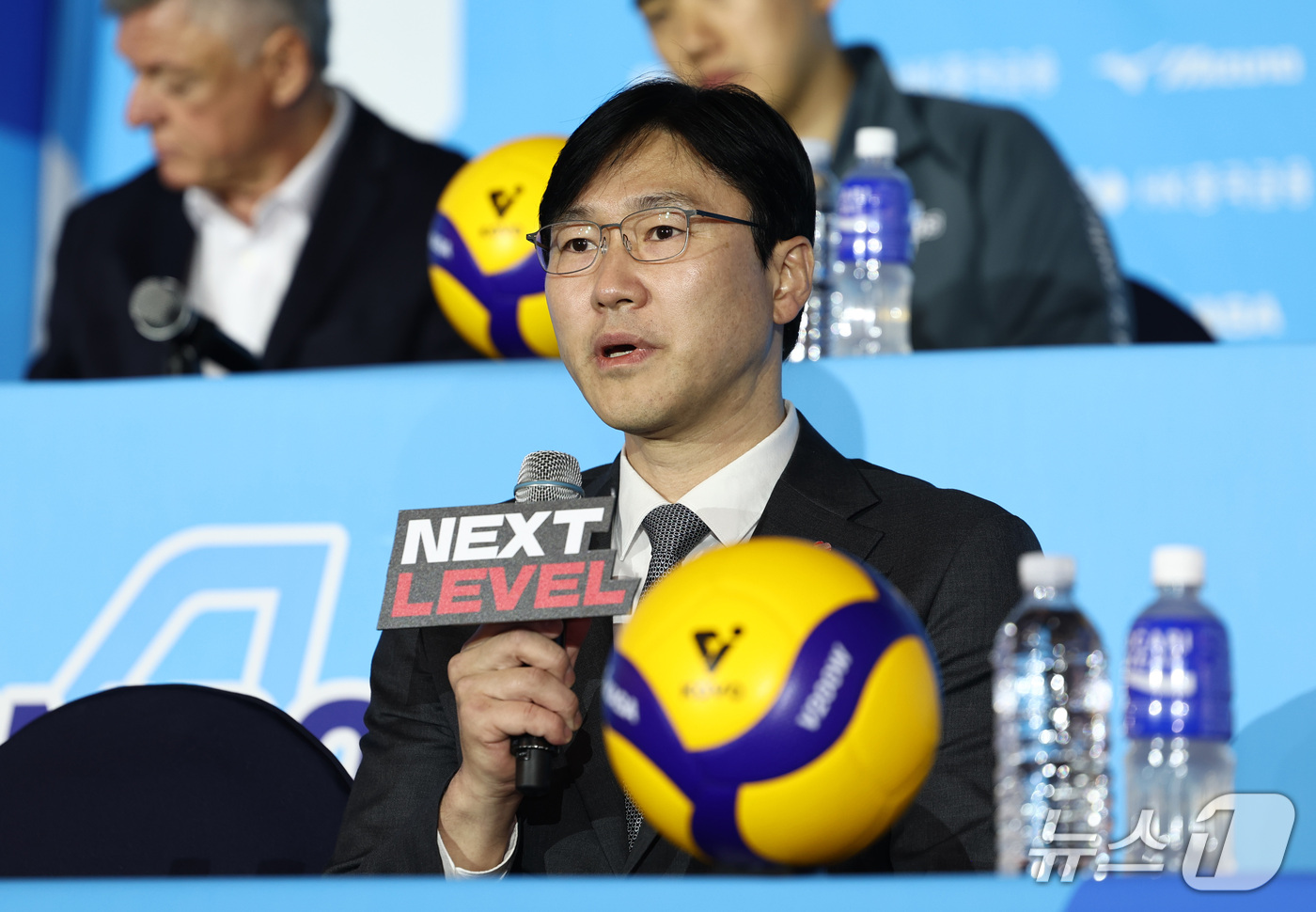 (서울=뉴스1) 최지환 기자 = 석진욱 한국전력 감독이 8일 오후 서울 강남구 호텔리베라 청담에서 열린 2026-2027 시즌 프로배구 남자부 미디어데이에서 시즌에 임하는 각오를 …