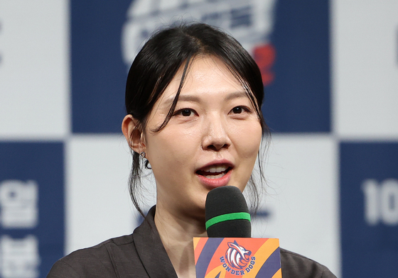 인사말 하는 양효진 해설위원