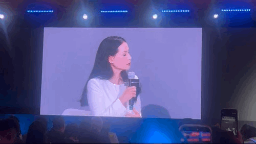 본문 이미지 - 중국계 미국인 배우 루시 리우가 8일 서울 용산구 그랜드 하얏트 서울에서 열린 멀츠 에스테틱스 'Proudly Becoming' 캠페인 공개 행사에서 발언하고 있다. 2026.10.8 ⓒ 뉴스1 문대현 기자 
