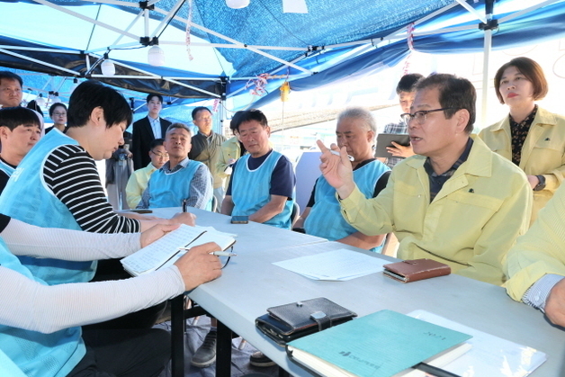 화재피해 시장 상인 만난 조지훈 전주시장 "빠른 일상복귀에 최선"