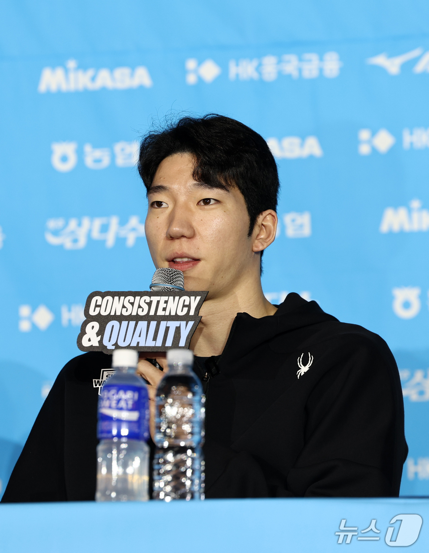 (서울=뉴스1) 최지환 기자 = 현대캐피탈 허수봉이 8일 오후 서울 강남구 호텔리베라 청담에서 열린 2026-2027 시즌 프로배구 남자부 미디어데이에서 시즌에 임하는 각오를 밝히 …