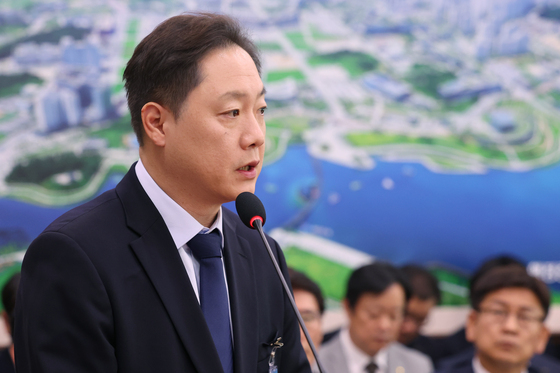 [국감] 질의에 답하는 서영득 테슬라코리아 대표