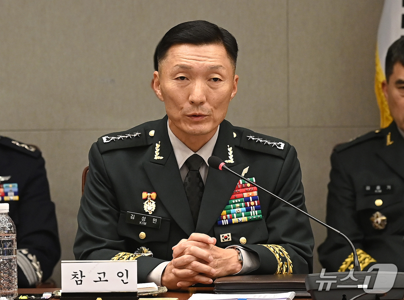 (서울=뉴스1) 국회사진기자단 = 김성민 한미연합군사령부 부사령관이 8일 오후 서울 용산구 국방부에서 열린 국회 국방위원회의 합동참모본부에 대한 국정감사에서 의원 질의에 답변하고 …
