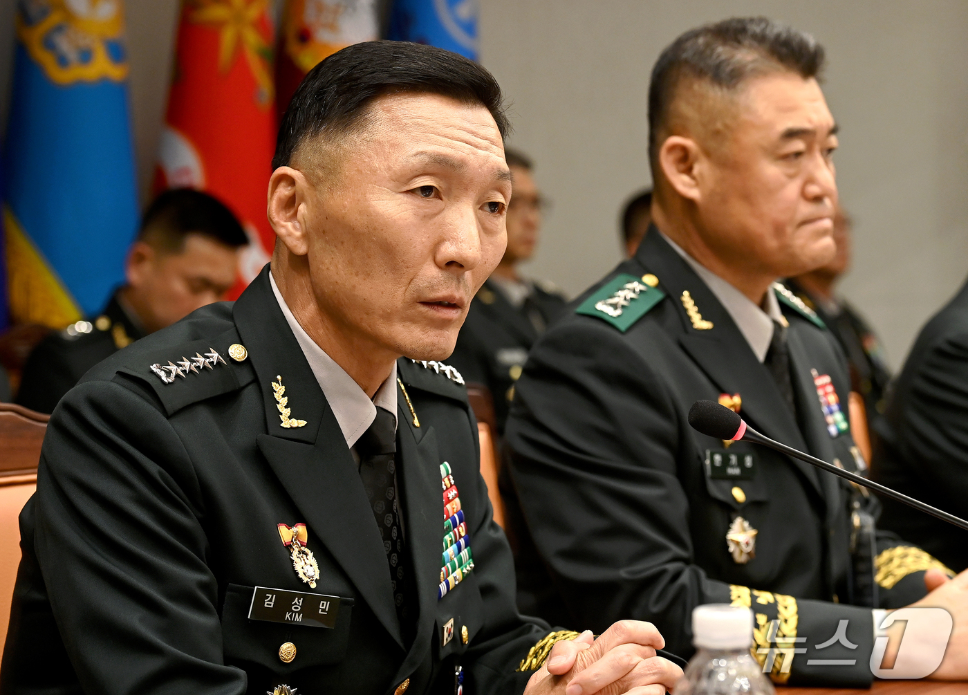 (서울=뉴스1) 국회사진기자단 = 김성민 한미연합군사령부 부사령관이 8일 오후 서울 용산구 국방부에서 열린 국회 국방위원회의 합동참모본부에 대한 국정감사에서 의원 질의에 답변하고 …
