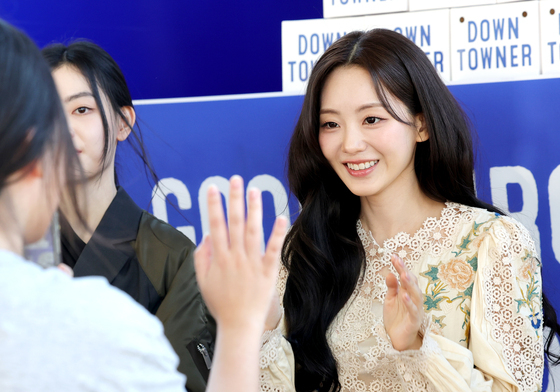 조이현, 팬과의 달콤한 눈맞춤