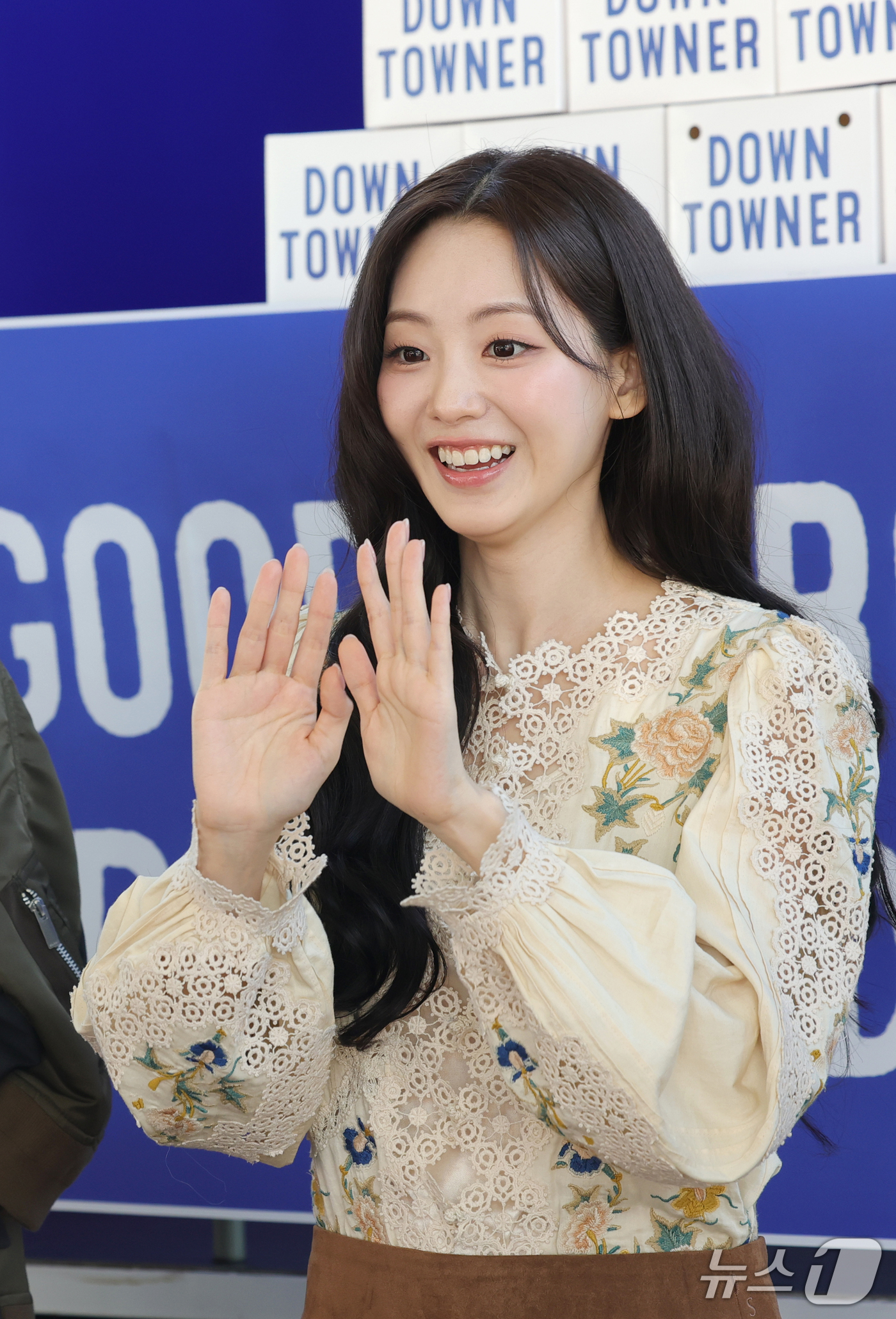 (부산=뉴스1) 권현진 기자 = '최종면접' 배우 조이현이 8일 오후 부산 영화의전당 야외 광장에서 열린 다운타우너 행사에 참석해 팬과 즐거운 시간을 보내고 있다. 2026.10. …