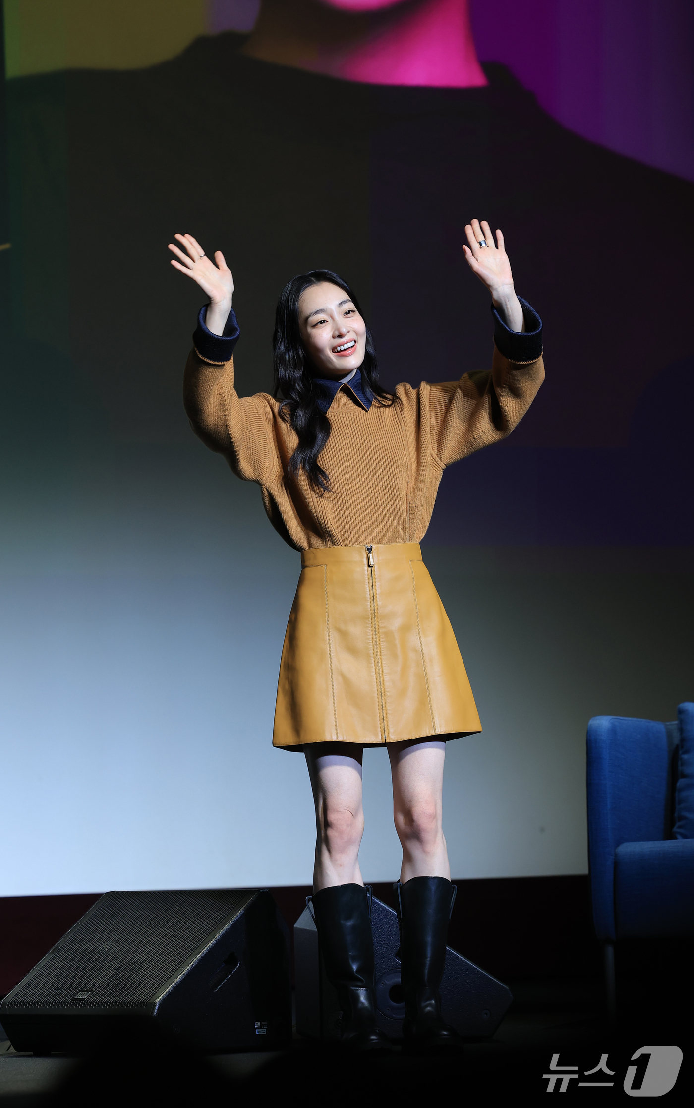 (부산=뉴스1) 권현진 기자 = 배우 김민하가 8일 부산 해운대구 신세계백화점 센텀시티 문화홀에서 열린 액터스 하우스 행사에 참석해 인사를 하고 있다. 2026.10.8/뉴스1