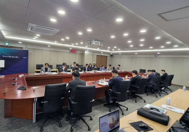 석탄화력 52기 중 28기 밀집…'보상론' 대신 '국가전략론' 꺼내든 충남