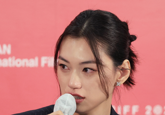 눈물 흘리는 김도연