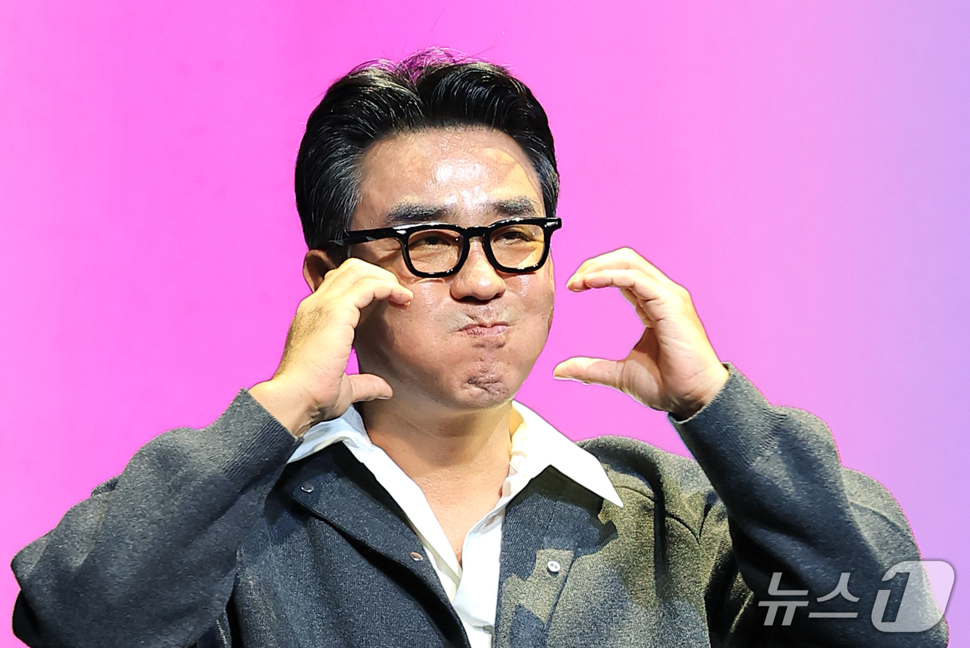 (부산=뉴스1) 권현진 기자 = 배우 류승룡이 9일 부산 해운대구 신세계백화점 센텀시티 문화홀에서 열린 액터스 하우스 행사에 참석해 포즈를 취하고 있다. 2026.10.9/뉴스1
