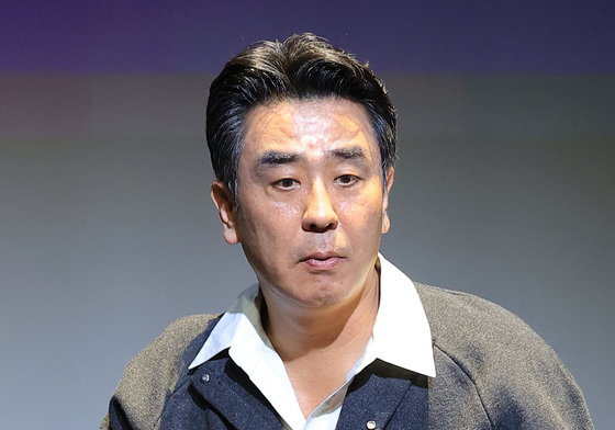팬들과 교감하는 류승룡