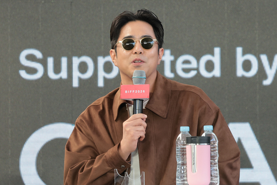 인사말 하는 전석호