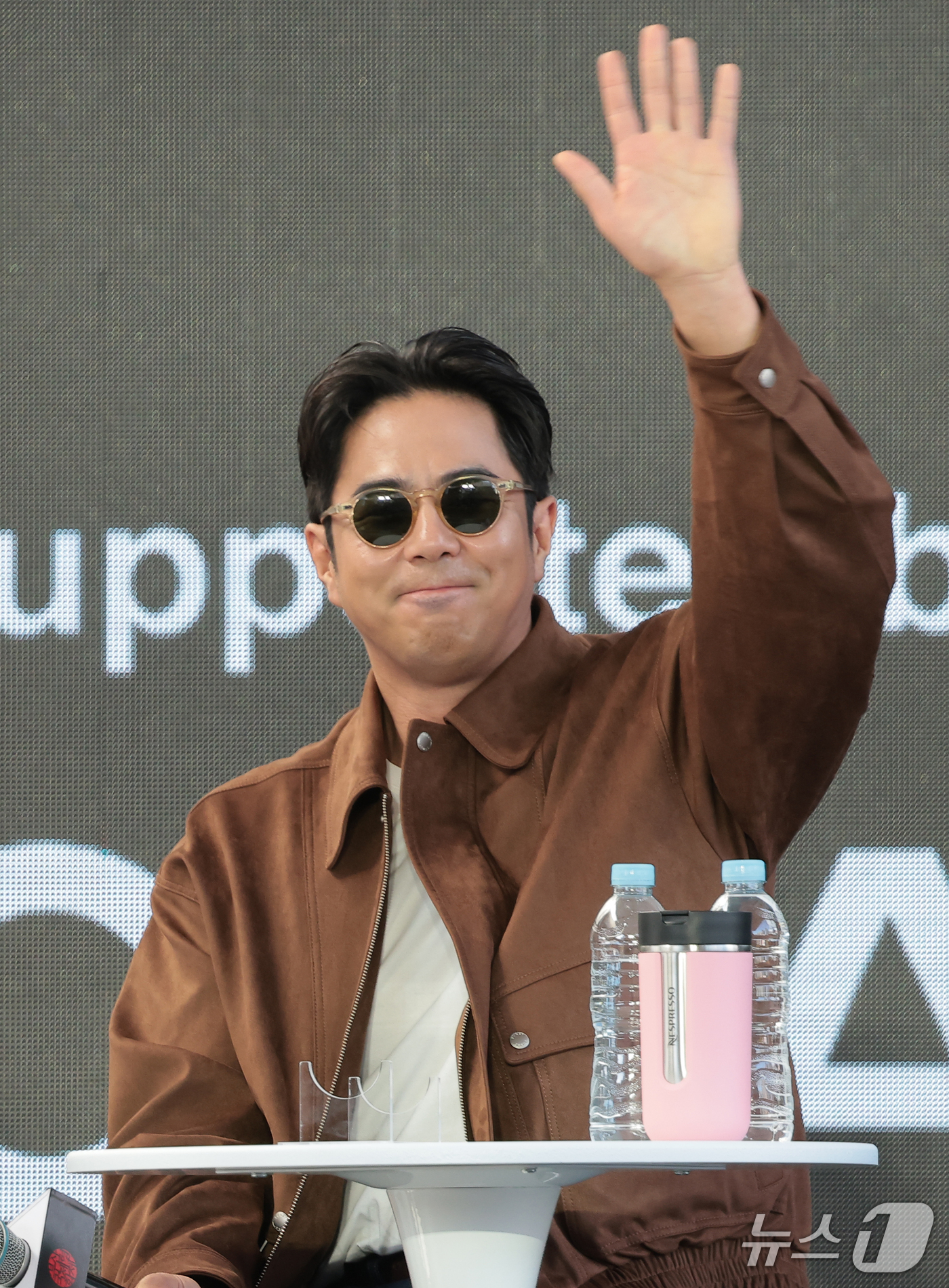 (부산=뉴스1) 권현진 기자 = 배우 전석호가 9일 부산 해운대구 영화의전당 루프씨어터에서 열린 ‘제31회 부산국제영화제화제(BIFF)' 영화 '수능, 출제의 비밀' 오픈 토크’ …