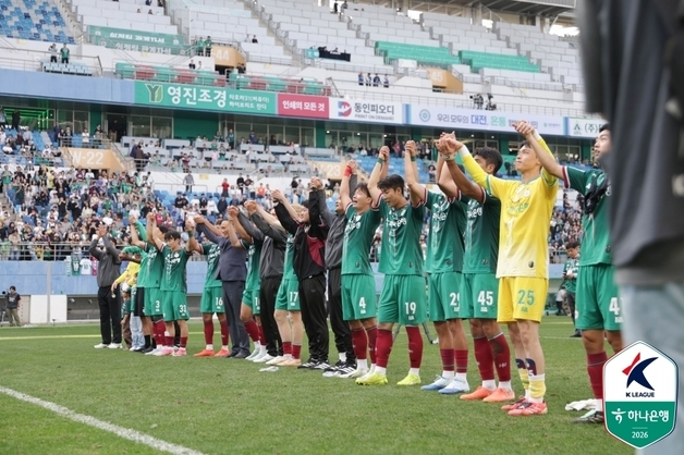대전, 18년 만에 홈에서 전북 제압…인천은 포항 3-0 완파(종합)