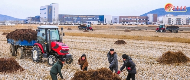 북한 서해안 곳곳 '빈 땅 개조'에 박차…여전히 중요 과제인 식량 확보