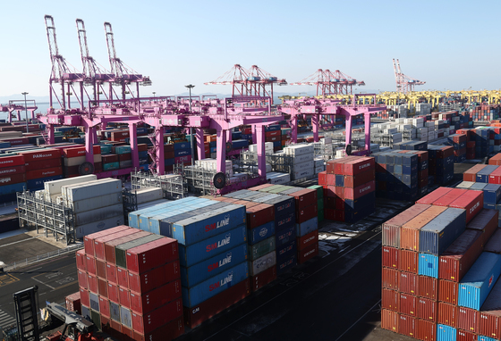 반도체 호조에 1월 수출액 역대 최고치