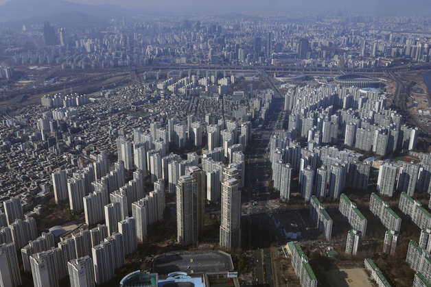 李대통령 "부동산 정상화, 5000피보다 쉬워…이번이 마지막 기회될 것"