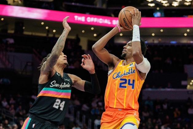 NBA 샬럿, 강팀 샌안토니오 111-106 제압…파죽의 6연승